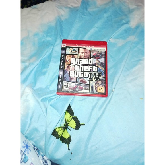 Grand Theft Auto 4 for Playstation 3 - Picture 1 of 3